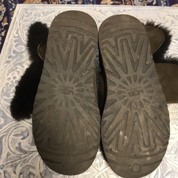 UGG Boots Women’s Size 6 Brown Suede with furry lining Good Preowned condition. - Picture 6 of 10
